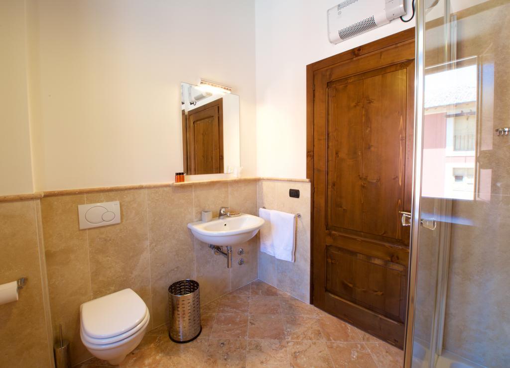 Rosso Porpora Villa Colle Umberto  Exterior photo