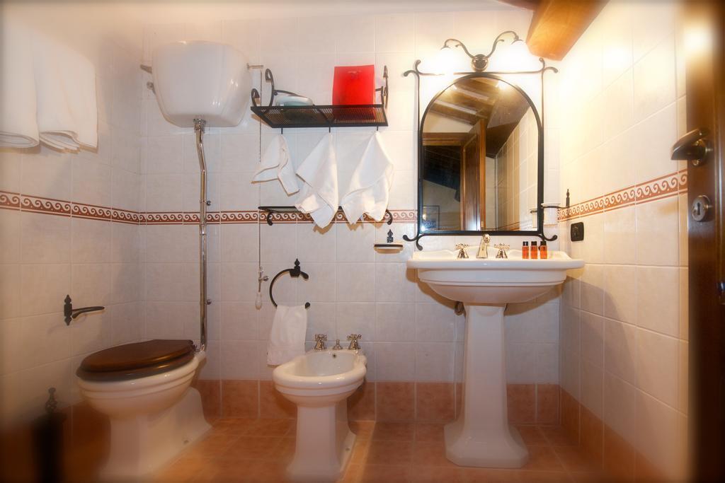 Rosso Porpora Villa Colle Umberto  Exterior photo